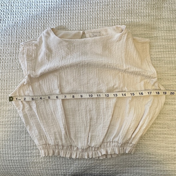 A New Day Sleeveless Crop Top - Picture 6 of 12